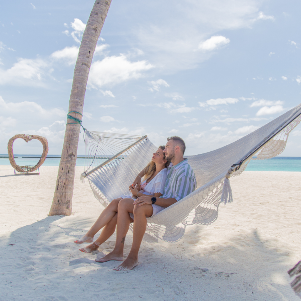 Veligandu Hammock on beach