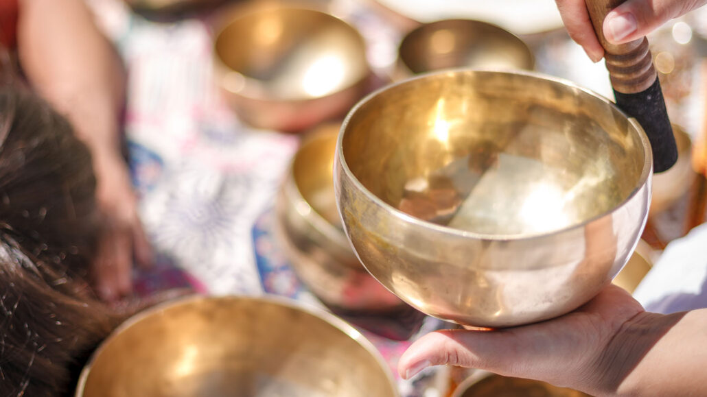 Tibetan Singing Bowls sound healithng at Velig