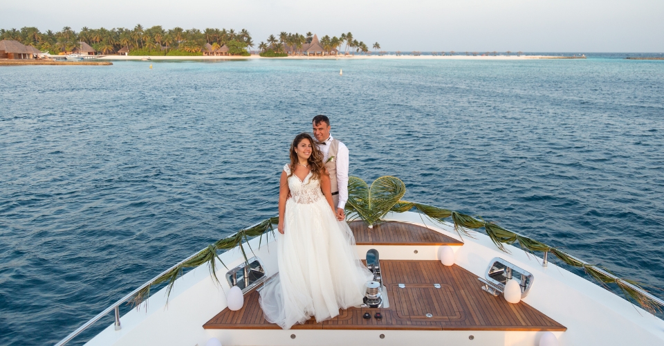 Yacht weddings in Veligandu Maldives