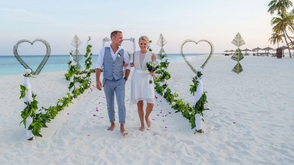 Beautiful weddings in Veligandu Maldives
