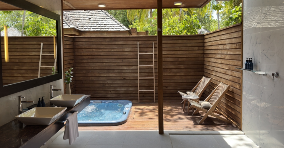 Jacuzzi Beach Villa