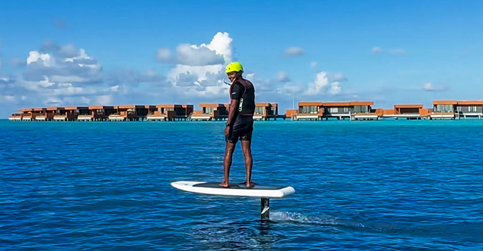 Lift E-Foil at Veligandu Maldives