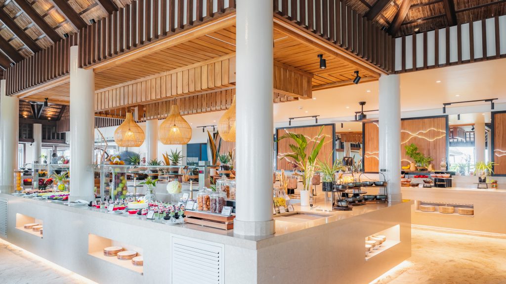 Buffet Restaurant at Veligandu Maldives