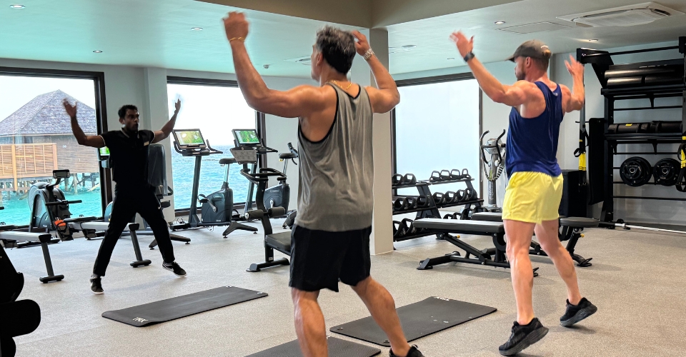 Group class at Veligandu