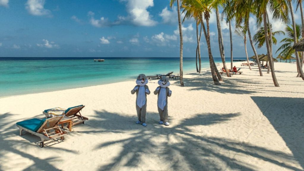 Easter Bunny on the beach at Veligandu Maldives